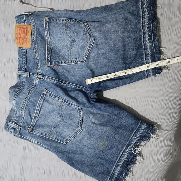 Levi's blue jeans distressed shorts size34 - Picture 3 of 3